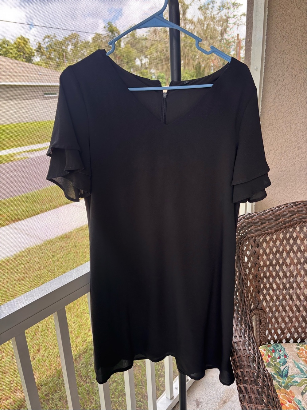 Women's Black V-Neck Short Sleeve Ruffle Tunic